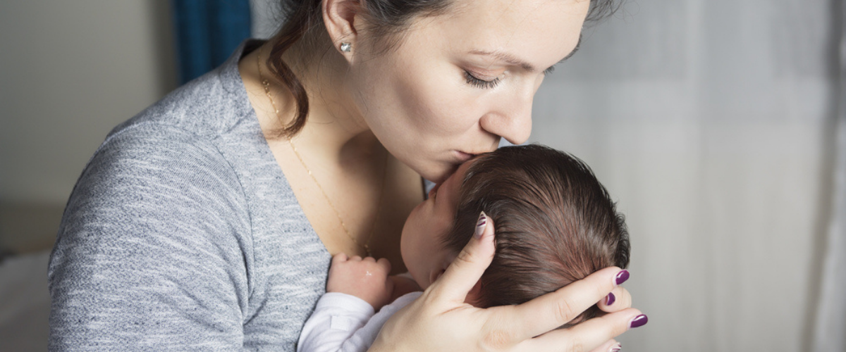 Colique-bébé-Symptôme-causes-et-traitement lansinoh-fr